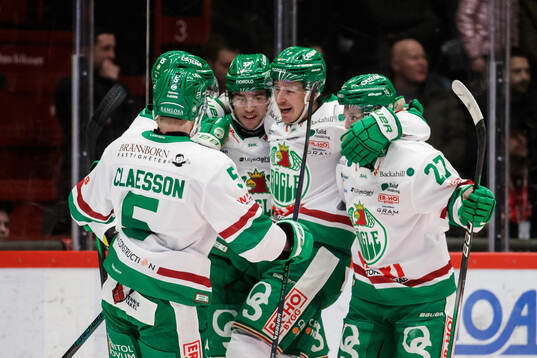 Rögles Albin Sundsvik och Gregor Biber jublar