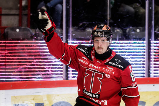 Örebros Patrik Karlkvist jublar