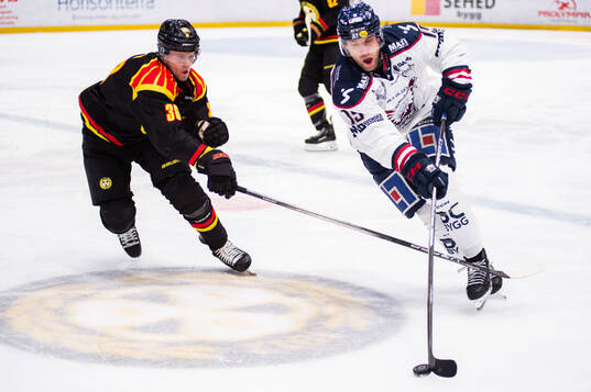 Brynäs Linus Ölund och Linköpings Patrick Russell