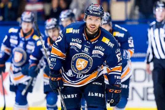 Växjös Manuel Ågren jublar