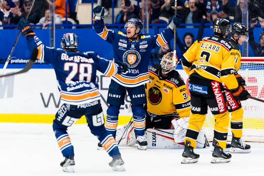 Växjös Sebastian Strandberg jublar