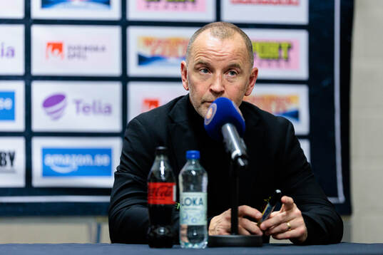 Luleås tränare Thomas Berglund på presskonferens