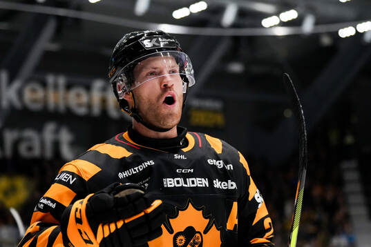 Skellefteås Oscar Lindberg jublar