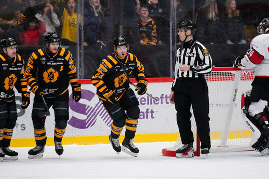 Skellefteås Oscar Lindberg jublar