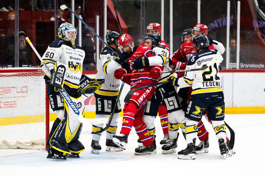 Timrås Jeremy Boyce-Rotevall och HV71s Olle Alsing