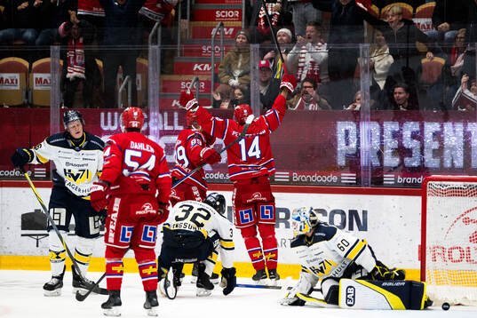 Timrås Emil Pettersson jublar