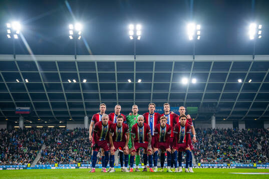 The starting eleven of Norway pose for a team photo