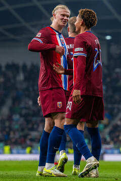 Antonio Nusa of Norway celebrates with teammate Erling