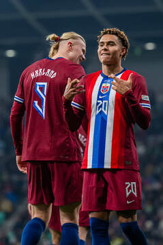 Antonio Nusa of Norway celebrates with teammate Erling