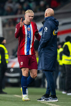 Erling Braut Haaland and Ståle Solbakken, head coach of