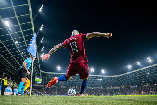 Aron Dønnum of Norway takes a corner kick
