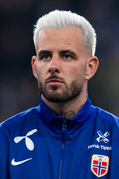 Aron Dønnum of Norway line up