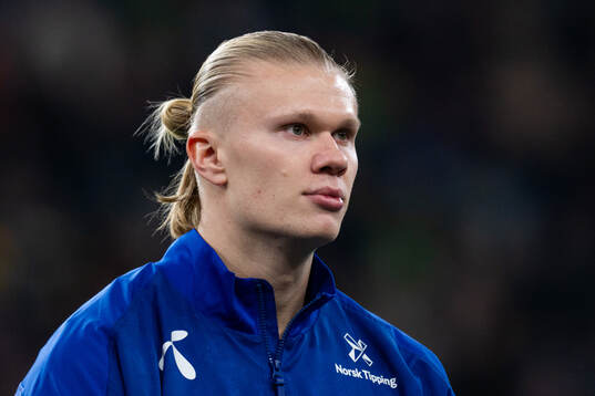 Erling Braut Haaland of Norway line up