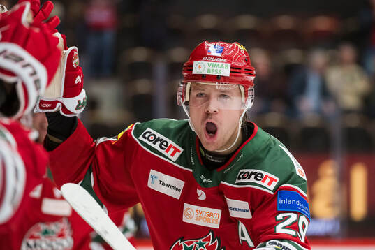 Modos Mikkel Aagaard jublar