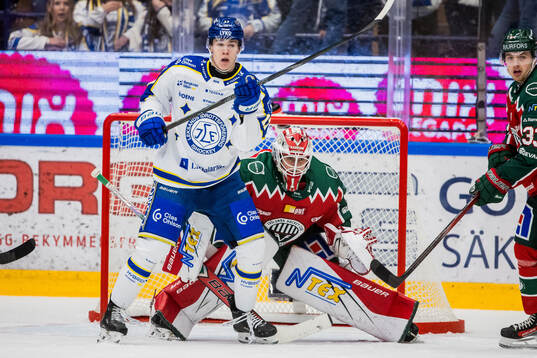 Leksands Dennis Altörn och Frölundas målvakt Lars