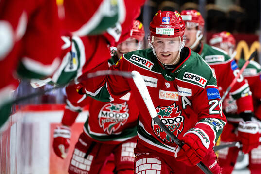 Modos Mikkel Aagaard jublar