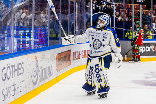Leksands målvakt Jakob Hellsten jublar
