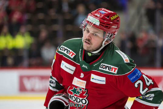 Modos Måns Carlsson deppar