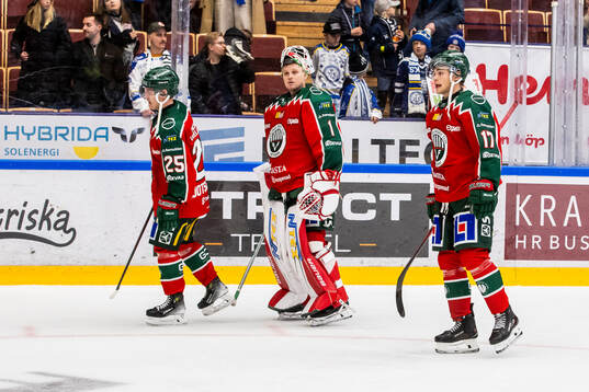 Frölundas Arttu Ruotsalainen och målvakt Lars Johansson