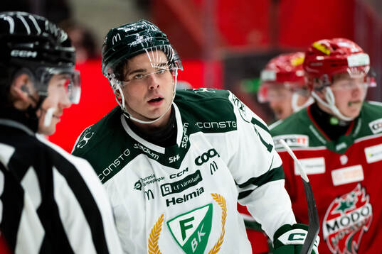 Färjestads Viktor Lodin jublar