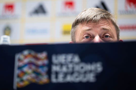 Head coach Jon Dahl Tomasson of the Swedish men's national