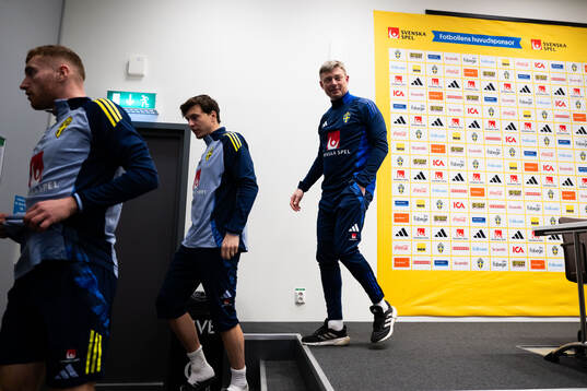 Dejan Kulusevski, Victor Nilsson Lindelöf and head coach