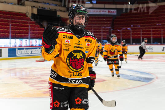 Luleås Petra Nieminen jublar