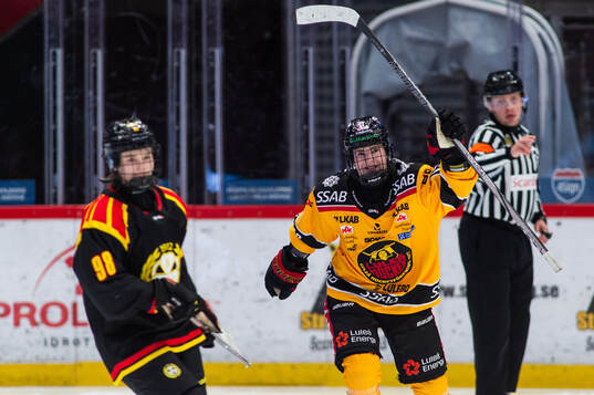 Luleås Petra Nieminen jublar
