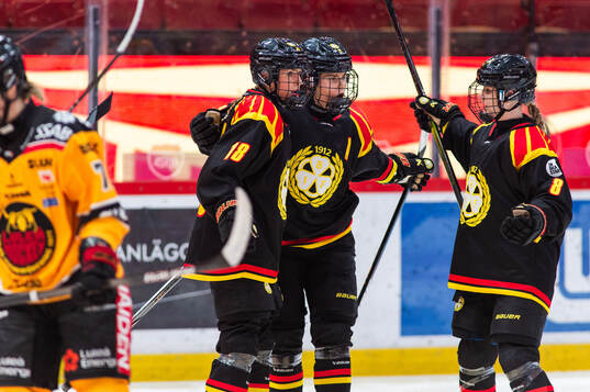 Brynäs Jenniina Nylund, Hanna Thuvik och Oona Koukkula