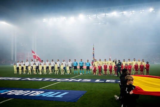 Players at line up