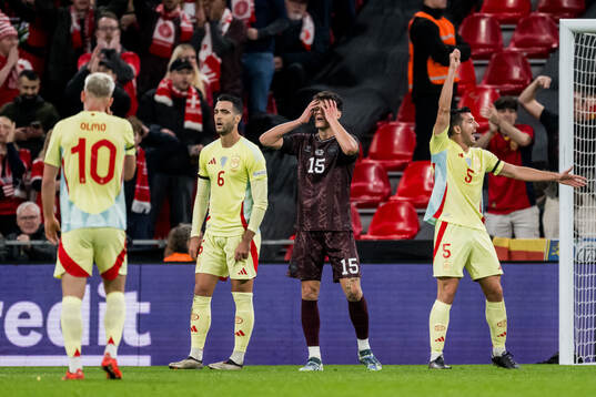 Christian Nørgaard of Denmark looks dejected