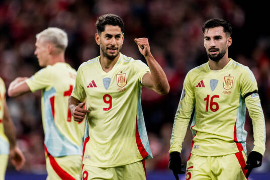 Ayoze Perez of Spain celebrates