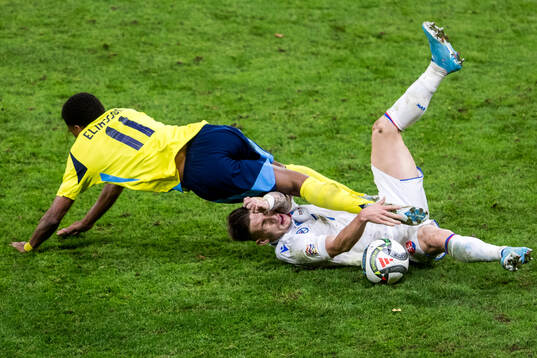 Niclas Eliasson of Sweden and Tomas Suslov of Slovakia