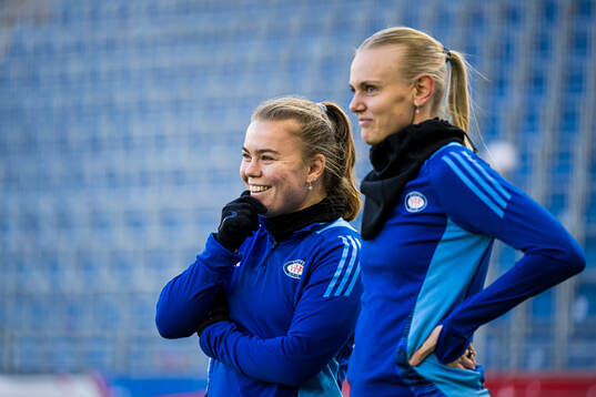 Olaug Tvedten and Karina Sævik of Vålerenga