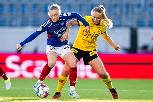 Tomine Enger of Vålerenga and Kaia Bjelde Hjelmhaug of LSK