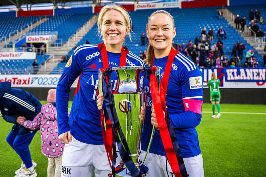 Elise Hove Thorsnes and Janni Thomsen of Vålerenga