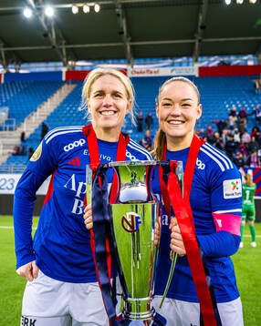 Elise Hove Thorsnes and Janni Thomsen of Vålerenga