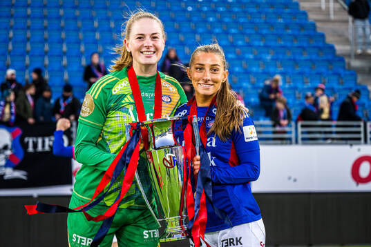 Tove Enblom and Tilde Lindwall of Vålerenga celebrates