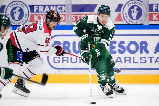 Örebros Patrik Karlkvist och Färjestads Joakim Nygård