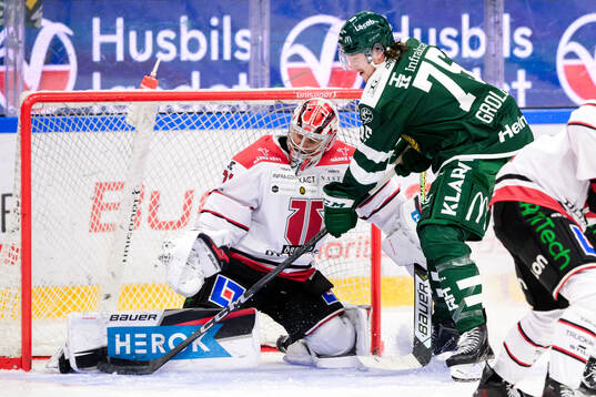 Örebros målvakt Jonas Arntzen och Färjestads Jeremy
