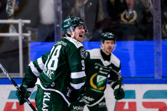 Färjestads Marian Studenic jublar