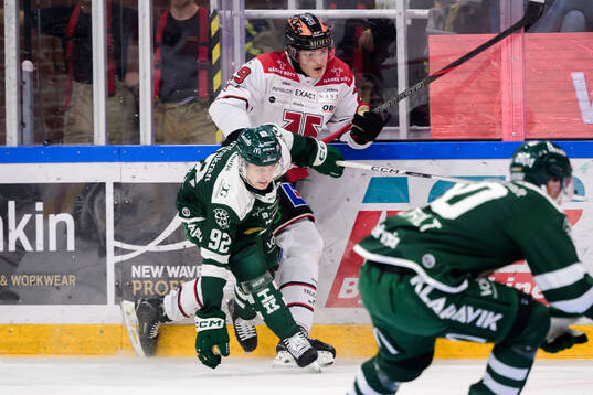 Färjestads Lucas Forsell och Örebros Milton Oscarson