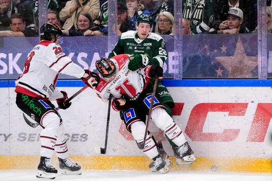 Örebros David Quenneville och Färjestads Per Åslund
