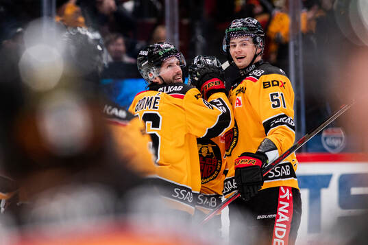 Luleås Mathias Bromé och Markus Nurmi jublar