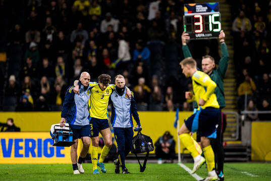 Victor Nilsson Lindelöf of Sweden in pain