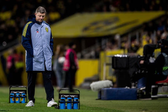 Head coach Jon Dahl Tomasson of Sweden