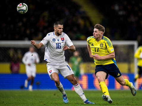 David Hancko of Slovakia and Viktor Gyökeres of Sweden