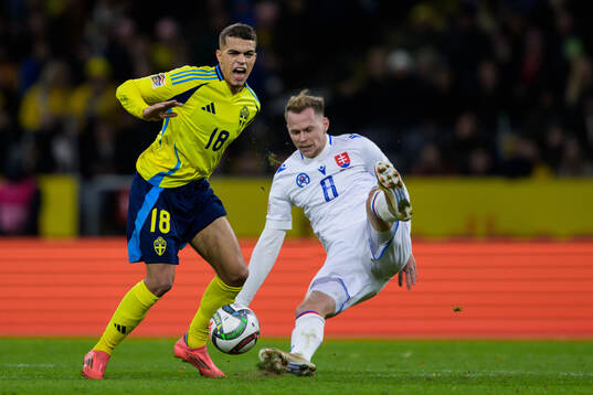 Yasin Ayari of Sweden and Ondrej Duda of Slovakia