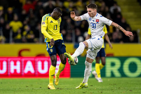 Ken Sema of Sweden and David Duris of Slovakia