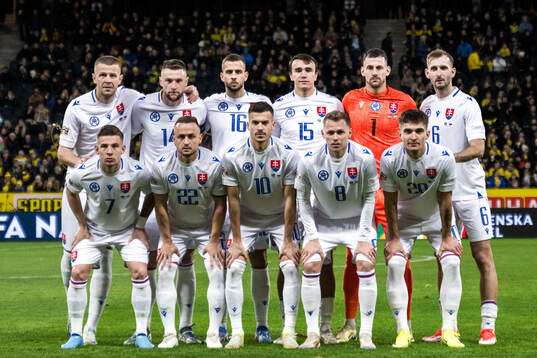 The starting eleven of Sweden pose for a team photo